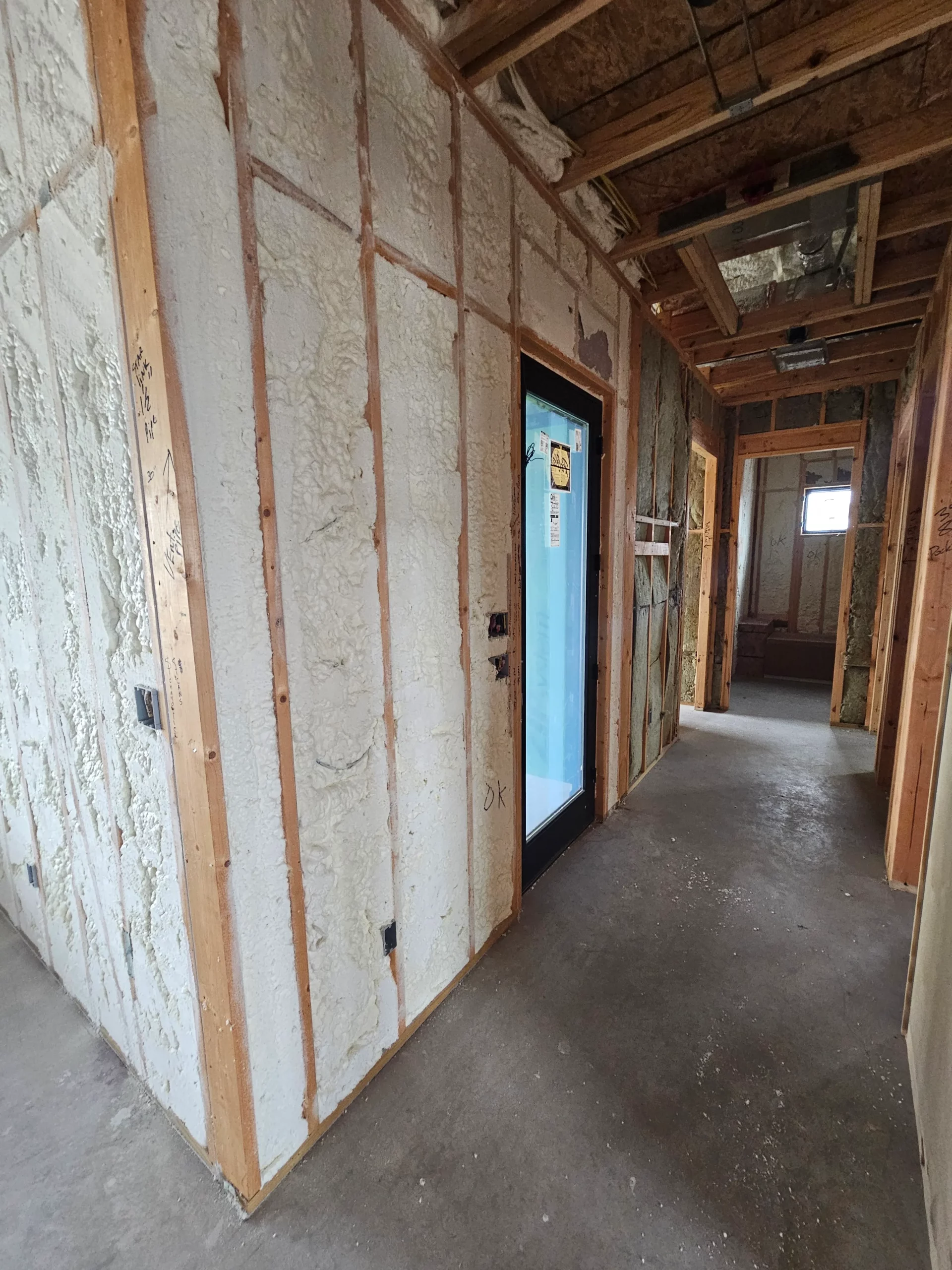 Preventing Ice Dams with Closed-Cell Spray Foam in Manor, TX