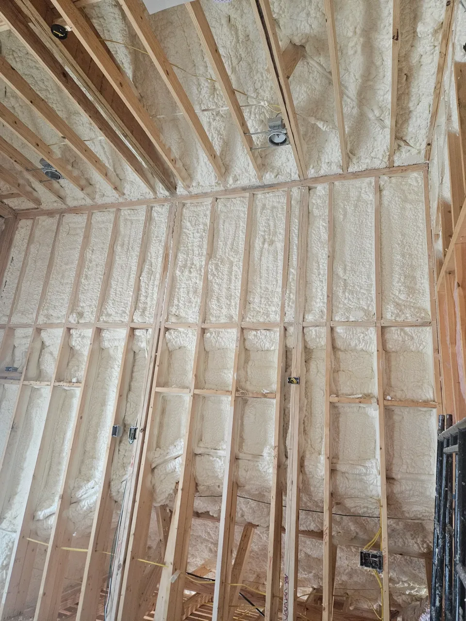 Spray Foam vs. Fiberglass Insulation Salado, TX: Best Guide Spray Foam vs. Fiberglass Insulation Salado, TX: Best Guide